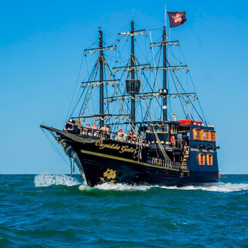 Escuna Pirata🏴☠️ Atrações de Piçarras - Escuna Barco Pirata
